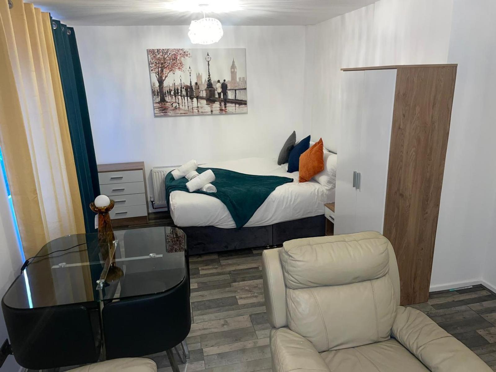 Private Room In London Enfield With Parking Exterior foto