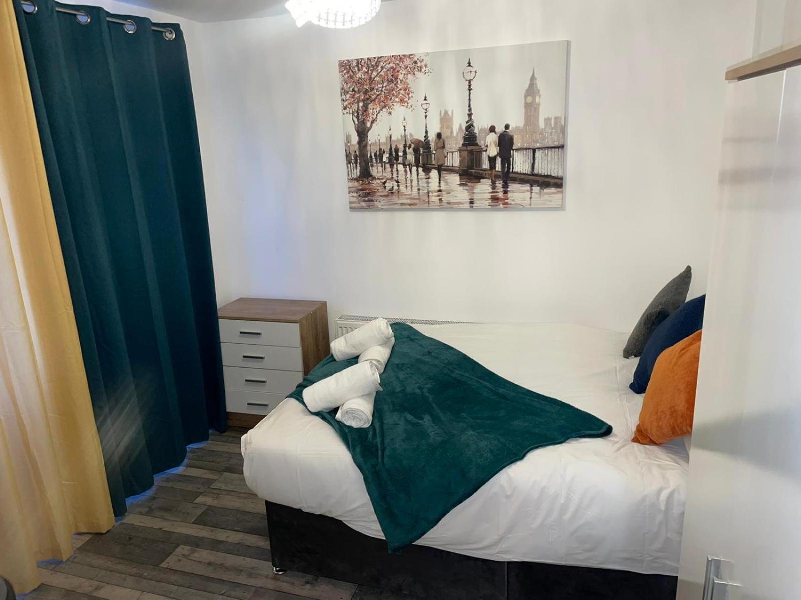 Private Room In London Enfield With Parking Exterior foto